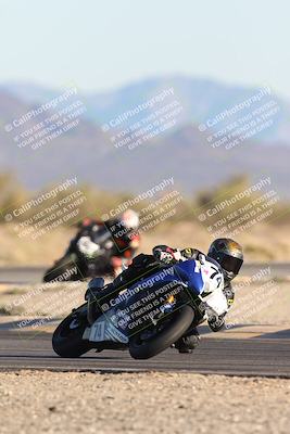 media/Dec-07-2025-CVMA (Sun) [[3e7d2de5dc]]/Race 16-Formula Middleweight/